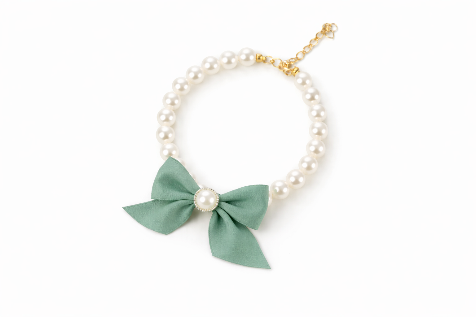 Leila Pearl Bow Necklace